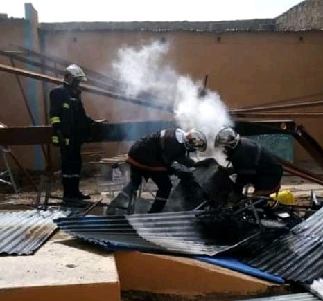 Les pompiers venus éteindre le feu